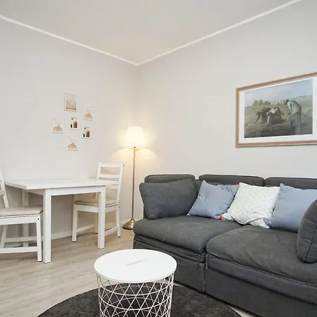 Nah Am Meer, Ruhige Lage, Gratis Nutzung Vom Ahoi Erlebnisbad Und Sauna In Sellin - Haus Buednerstube 2 * Middelhagen