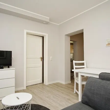 Nah Am Meer, Ruhige Lage, Gratis Nutzung Vom Ahoi Erlebnisbad Und Sauna In Sellin - Haus Buednerstube 2 Appartamento