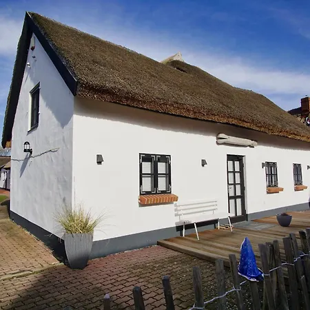 Nah Am Meer, Ruhige Lage, Gratis Nutzung Vom Ahoi Erlebnisbad Und Sauna In Sellin - Haus Buednerstube 2 * Middelhagen