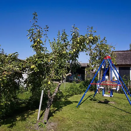 Nah Am Meer, Ruhige Lage, Gratis Nutzung Vom Ahoi Erlebnisbad Und Sauna In Sellin - Haus Buednerstube 2 Appartamento