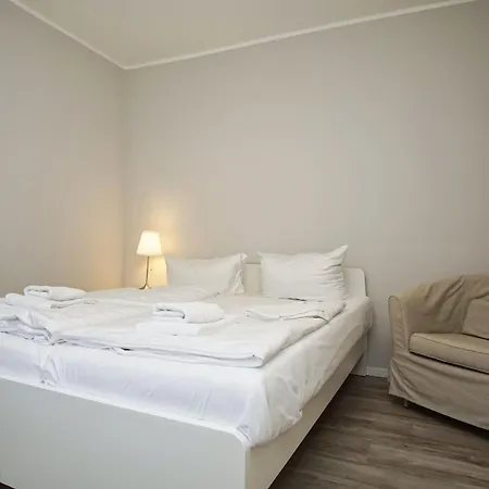 Nah Am Meer, Ruhige Lage, Gratis Nutzung Vom Ahoi Erlebnisbad Und Sauna In Sellin - Haus Buednerstube 2 Appartamento Middelhagen