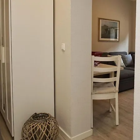Appartamento Nah Am Meer, Ruhige Lage, Gratis Nutzung Vom Ahoi Erlebnisbad Und Sauna In Sellin - Haus Buednerstube 2 Middelhagen