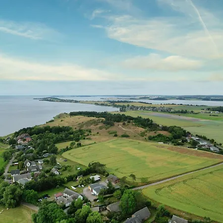 Nah Am Meer, Ruhige Lage, Gratis Nutzung Vom Ahoi Erlebnisbad Und Sauna In Sellin - Haus Buednerstube 2