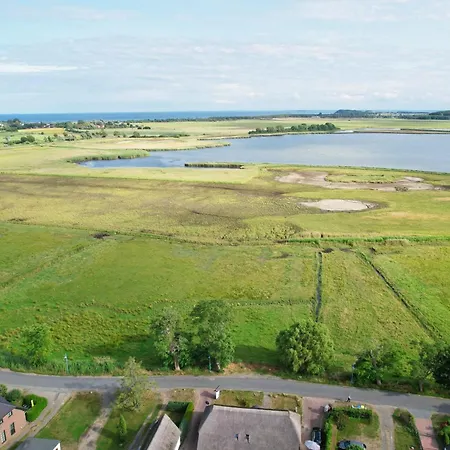 Nah Am Meer, Ruhige Lage, Gratis Nutzung Vom Ahoi Erlebnisbad Und Sauna In Sellin - Haus Buednerstube 2 * Middelhagen