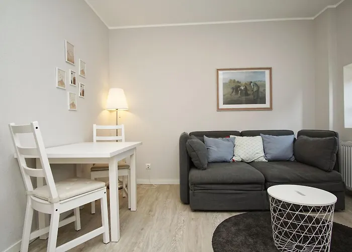 Nah Am Meer, Ruhige Lage, Gratis Nutzung Vom Ahoi Erlebnisbad Und Sauna In Sellin - Haus Buednerstube 2 Apartmán Middelhagen