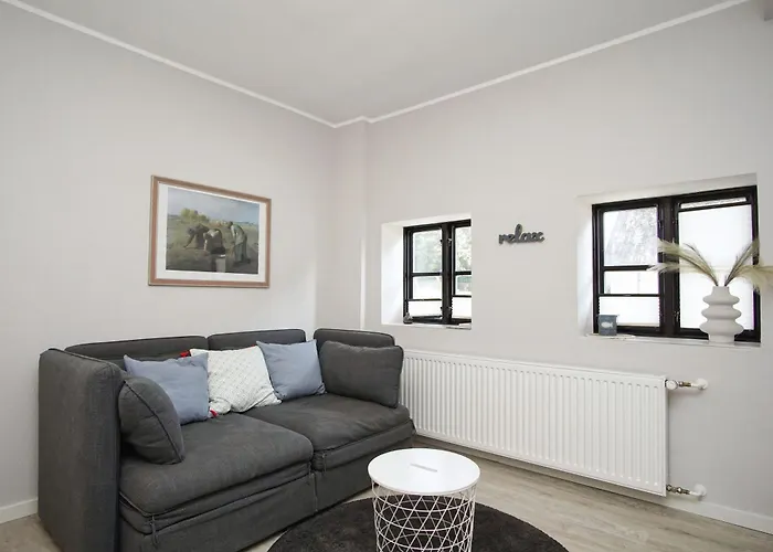Nah Am Meer, Ruhige Lage, Gratis Nutzung Vom Ahoi Erlebnisbad Und Sauna In Sellin - Haus Buednerstube 2