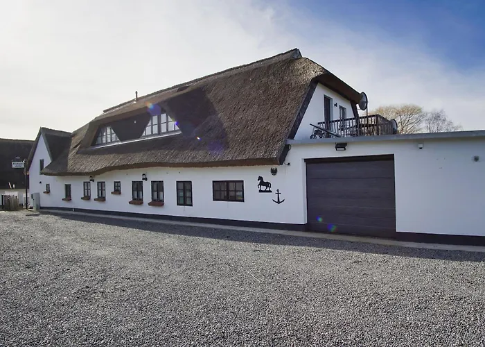 Nah Am Meer, Ruhige Lage, Gratis Nutzung Vom Ahoi Erlebnisbad Und Sauna In Sellin - Haus Buednerstube 2 Apartmán
