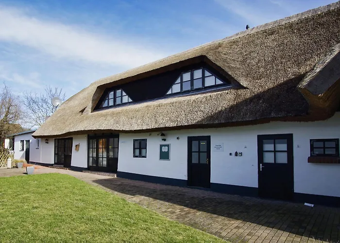 Nah Am Meer, Ruhige Lage, Gratis Nutzung Vom Ahoi Erlebnisbad Und Sauna In Sellin - Haus Buednerstube 2