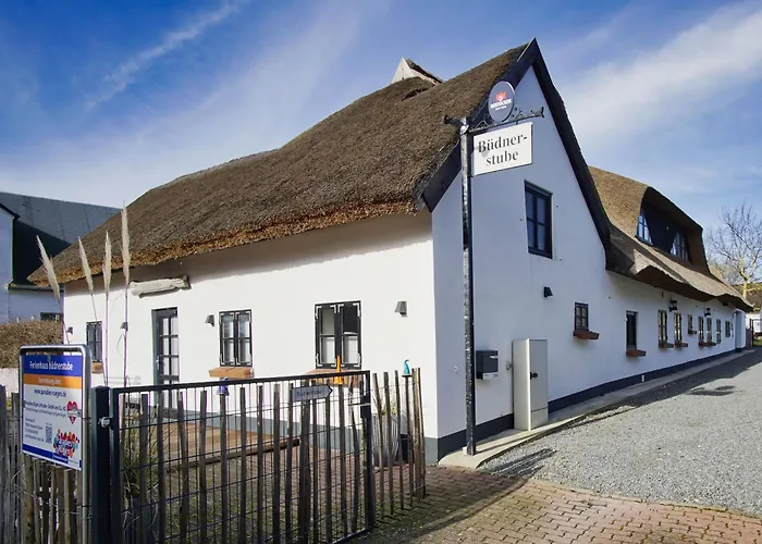 Nah Am Meer, Ruhige Lage, Gratis Nutzung Vom Ahoi Erlebnisbad Und Sauna In Sellin - Haus Buednerstube 2 Apartmán Middelhagen